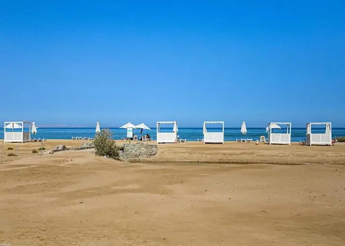 M With Pool View & Access - El Gouna,