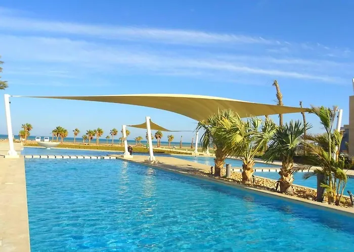 M With Pool View & Access - El Gouna, Appartement *
