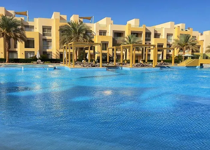 M With Pool View & Access - El Gouna, Appartement Hurghada