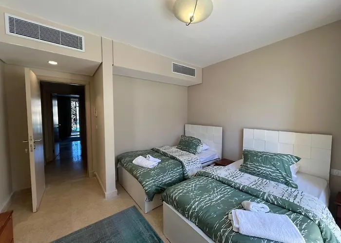 M With Pool View & Access - El Gouna, Appartement *